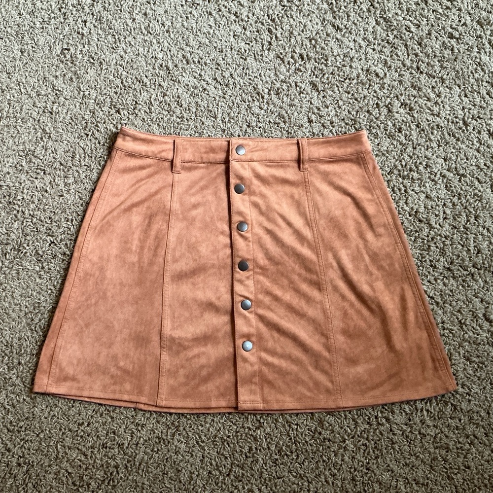 NWOT~Mossimo Supply Co Faux Suede Tan Snap-Up Skirt, 60’s/70’s Inspired, Size 14
